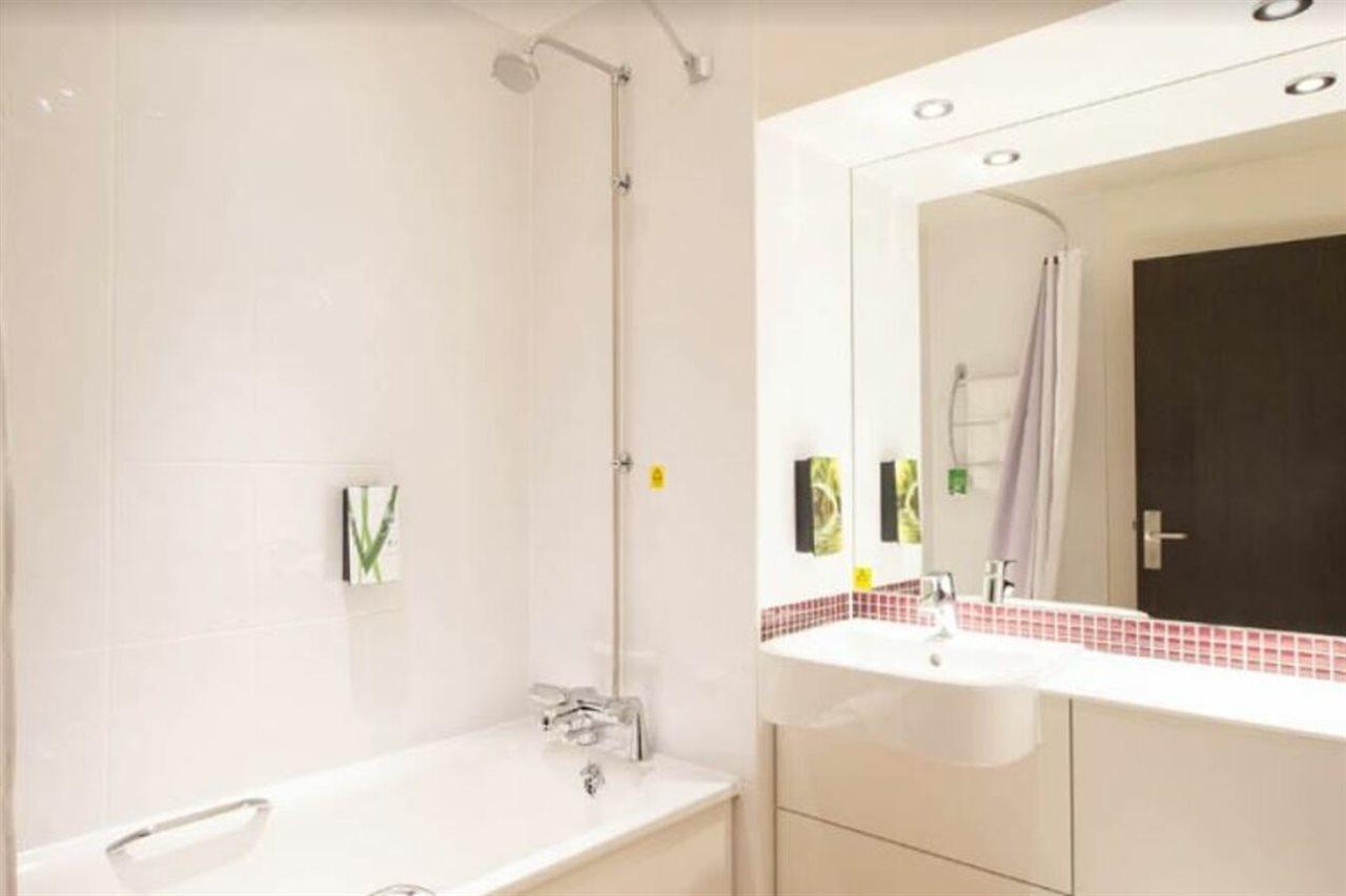 Premier Inn Edinburgh A1 - マッセルバーグ エクステリア 写真